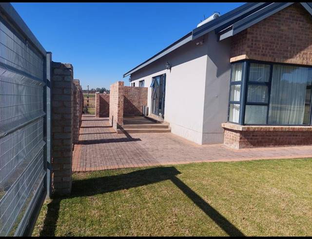 5 BEDROOM HOUSE FOR SALE IN RANDFONTEIN